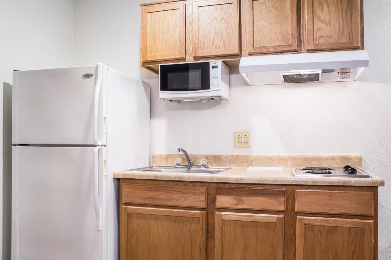 Woodspring East I-40 Hotel 2*