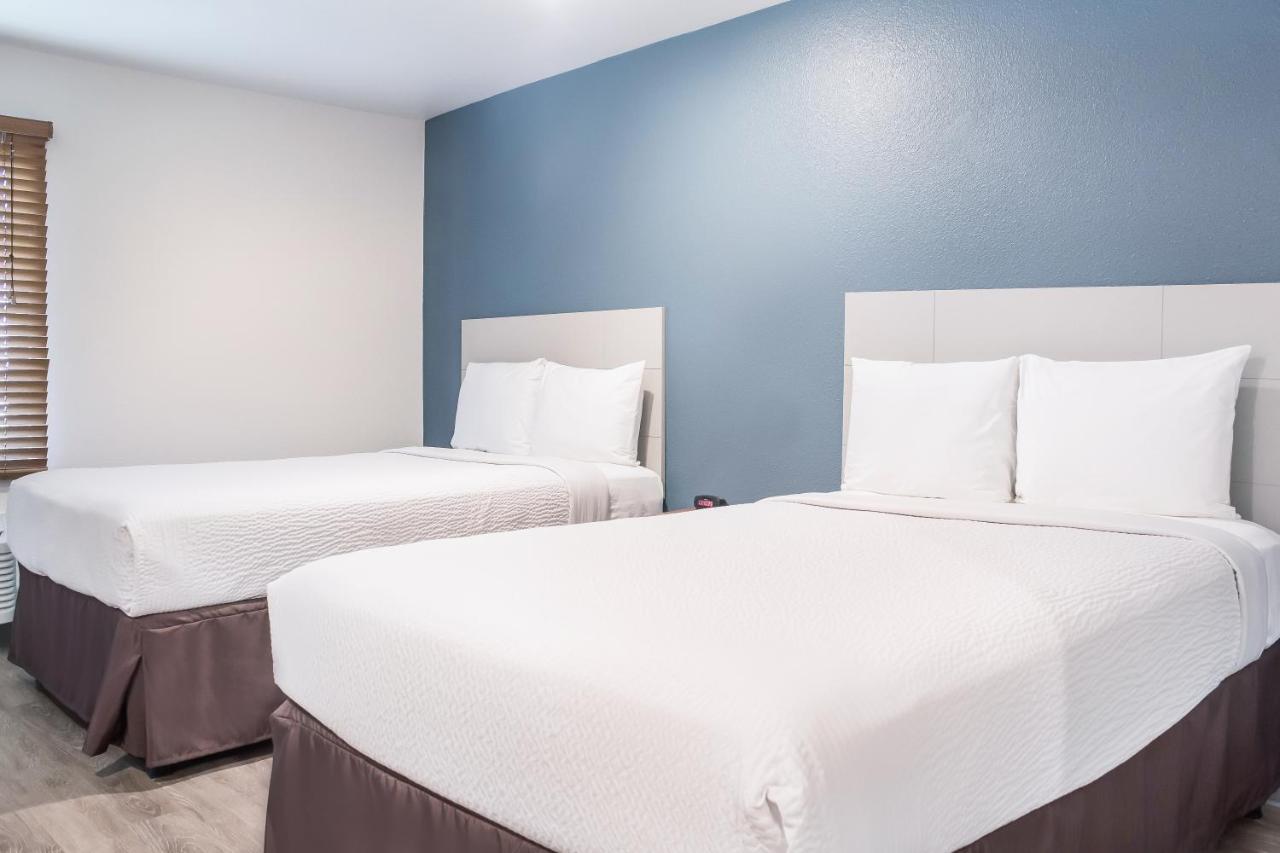 Woodspring East I-40 Hotel