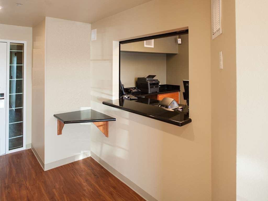 Woodspring East I-40 Hotel 2*